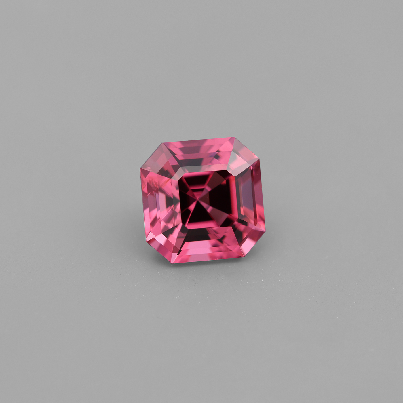 Spinel 1.22 ct