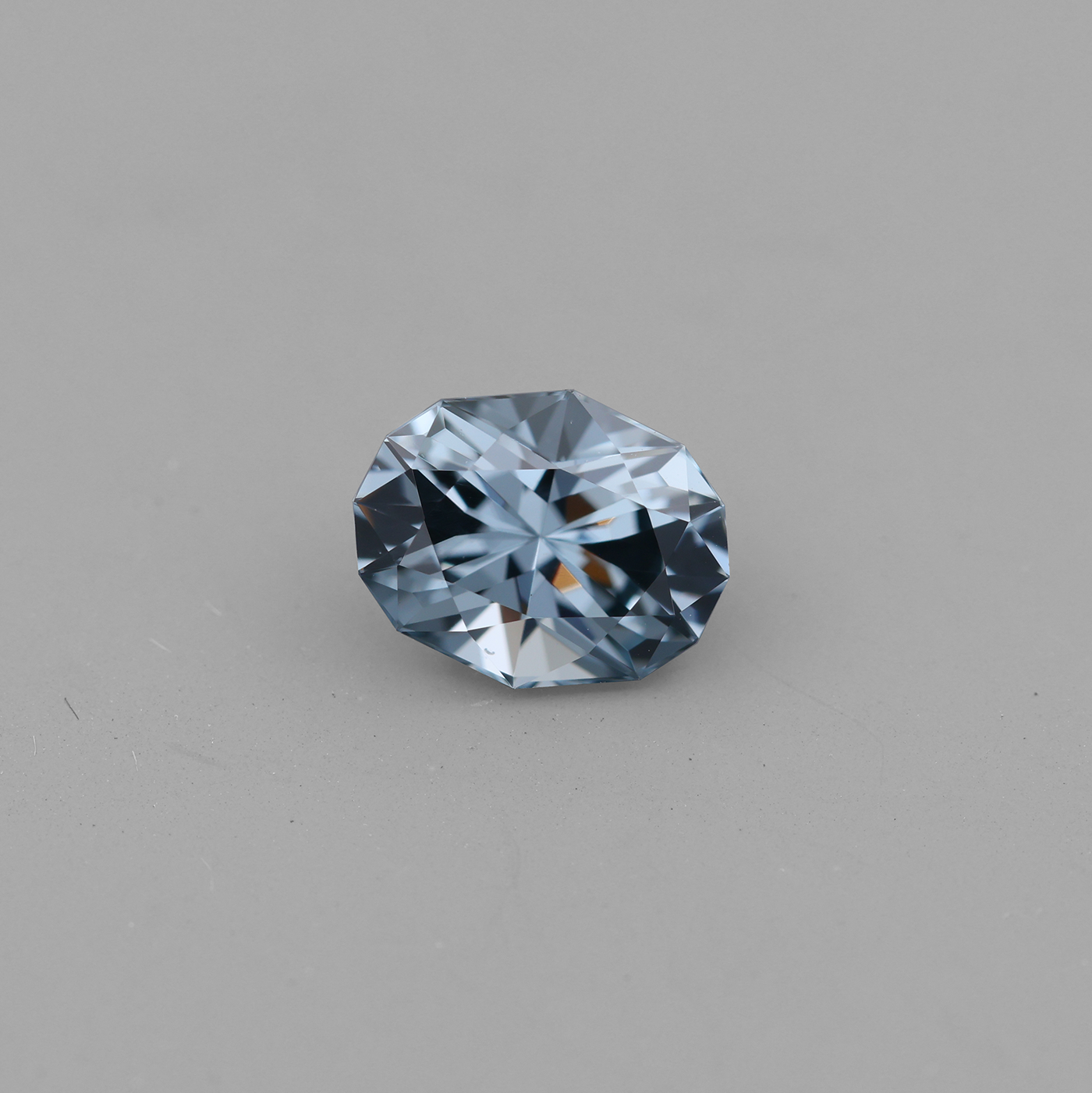Spinel 0.88 ct