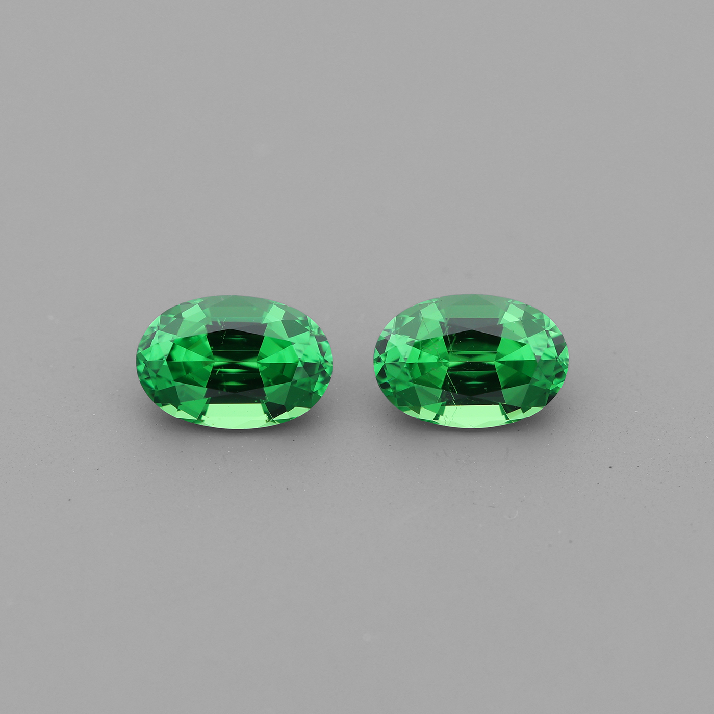Tsavorit Paar 0.73 ct