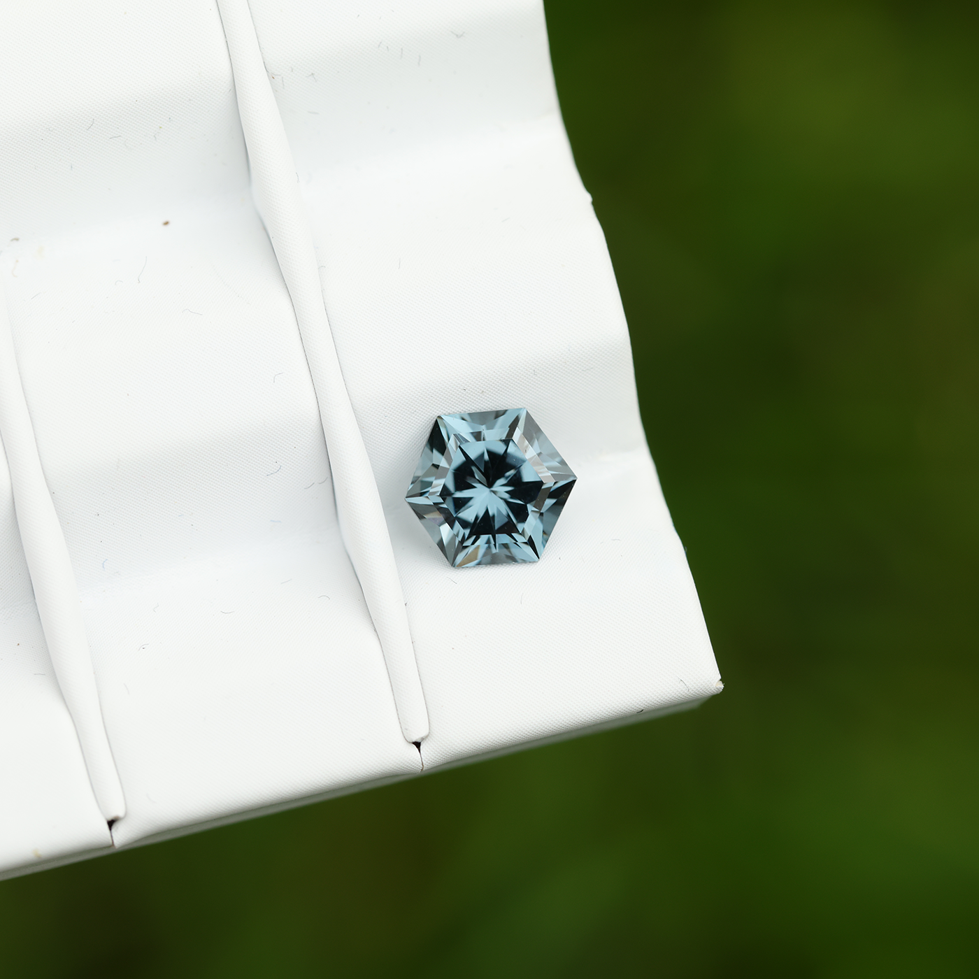 Spinel 1.71 ct