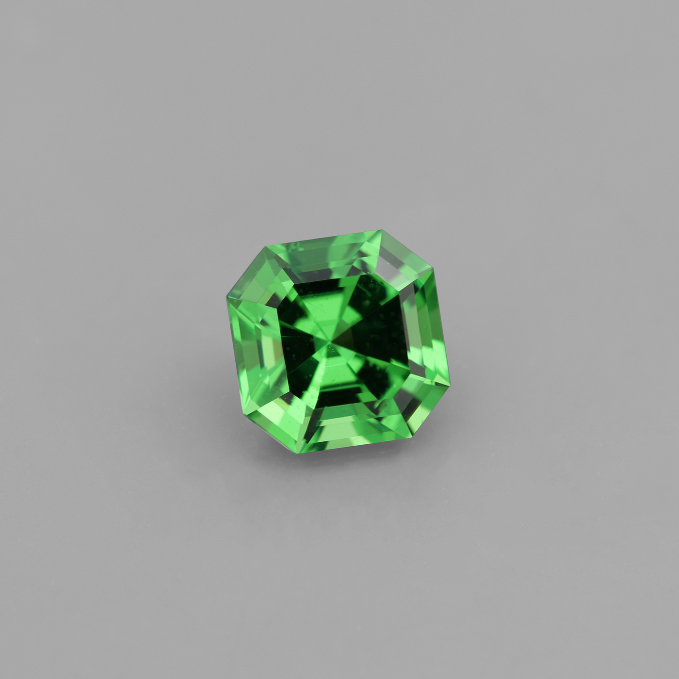 Tsavorit 0.94 ct