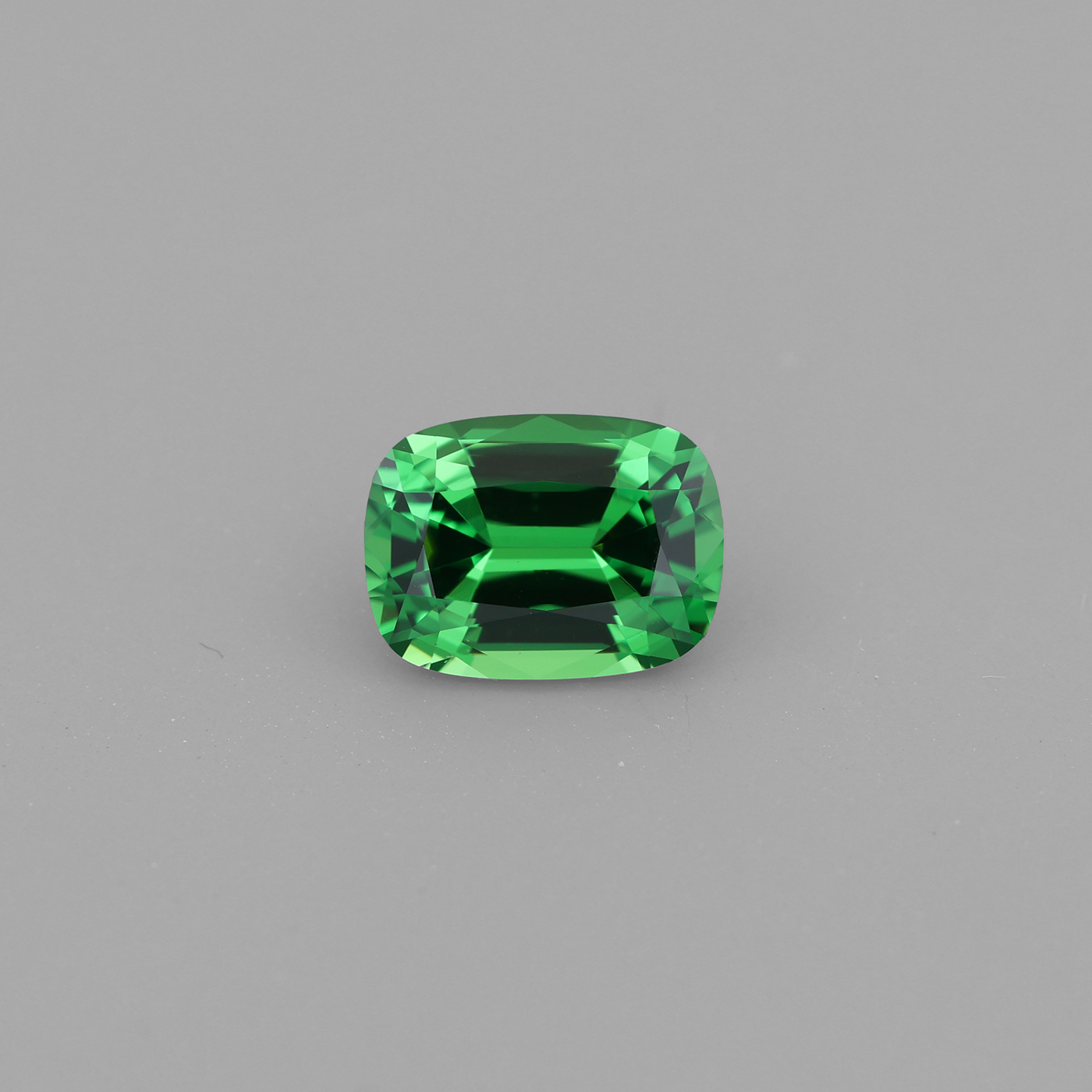 Tsavorite 0.76 ct