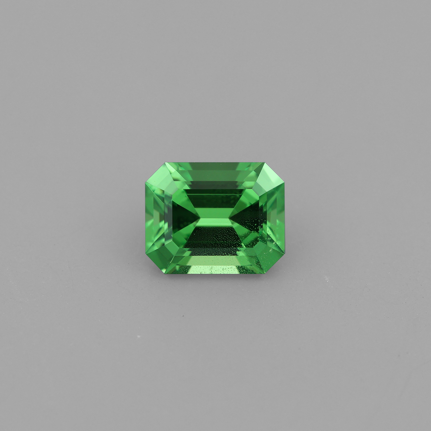 Tsavorite 0.74 ct