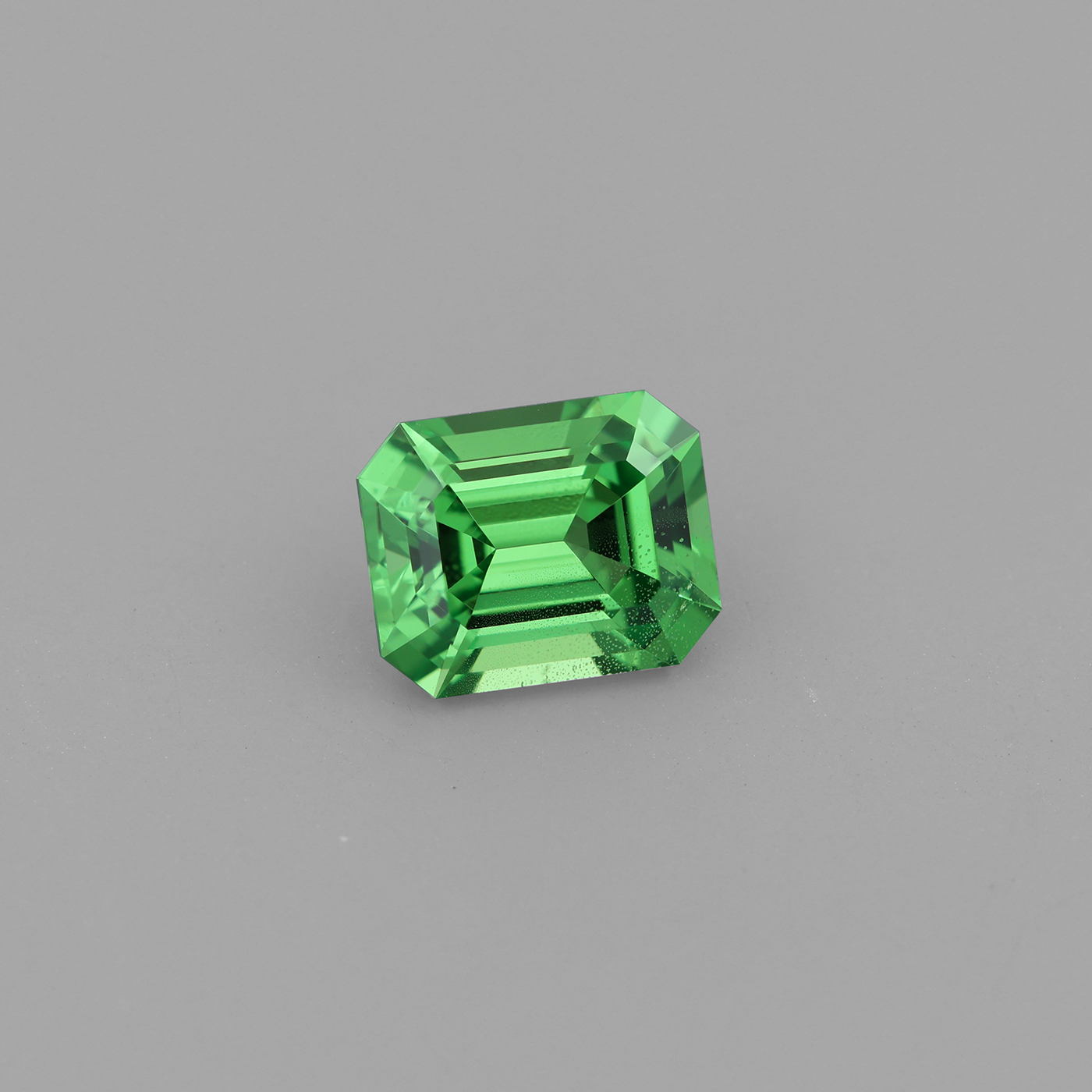 Tsavorite 0.74 ct