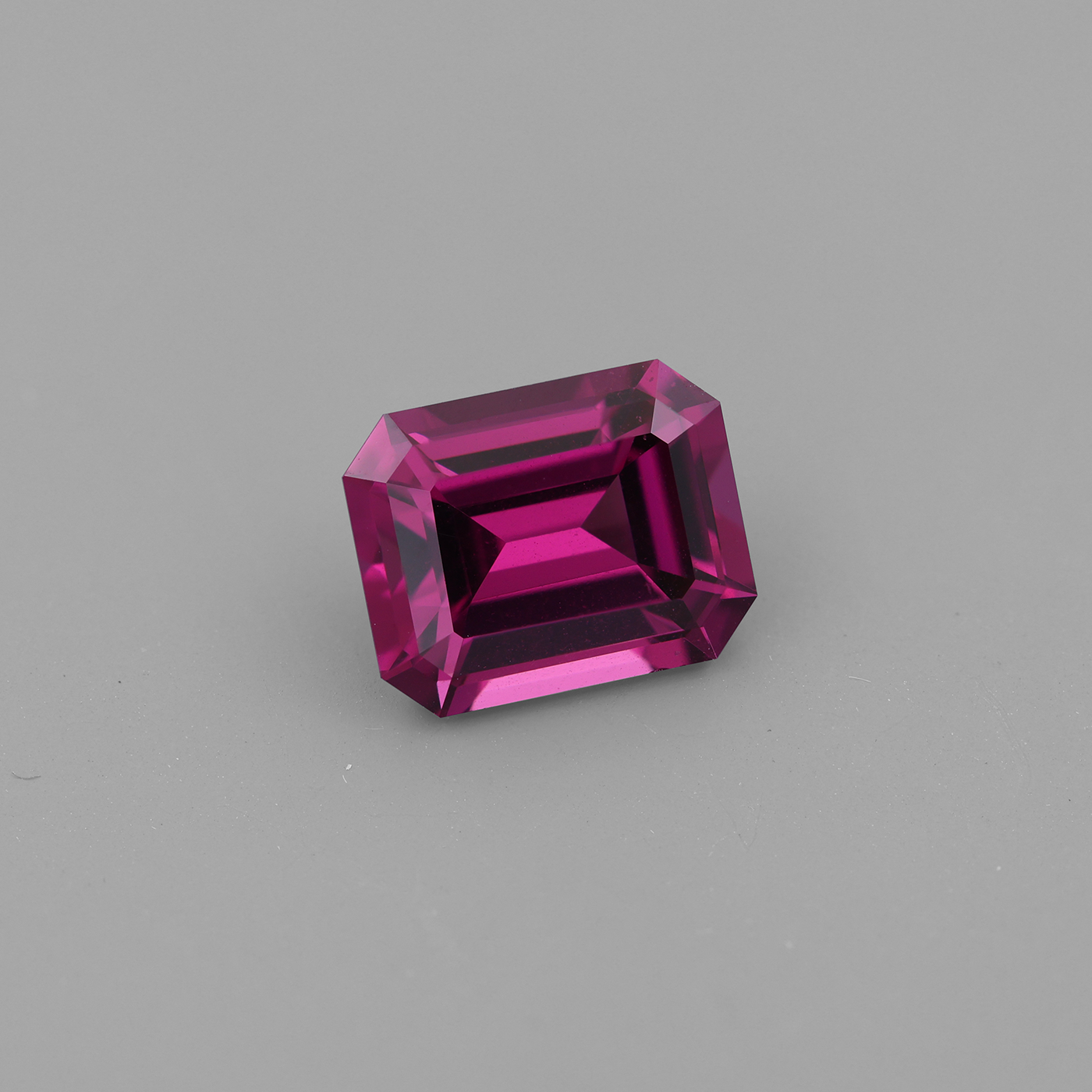 Rhodolite 2.01 ct