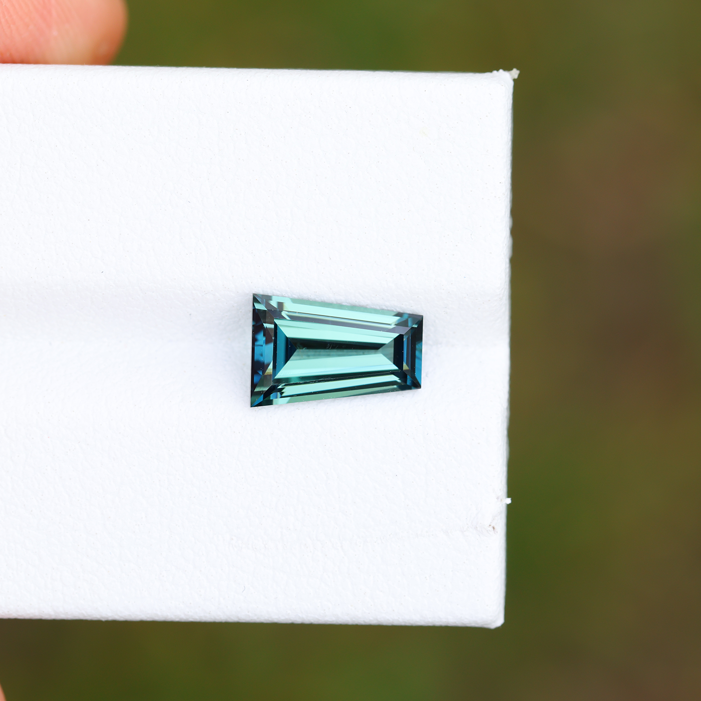 Sapphire 2.48 ct