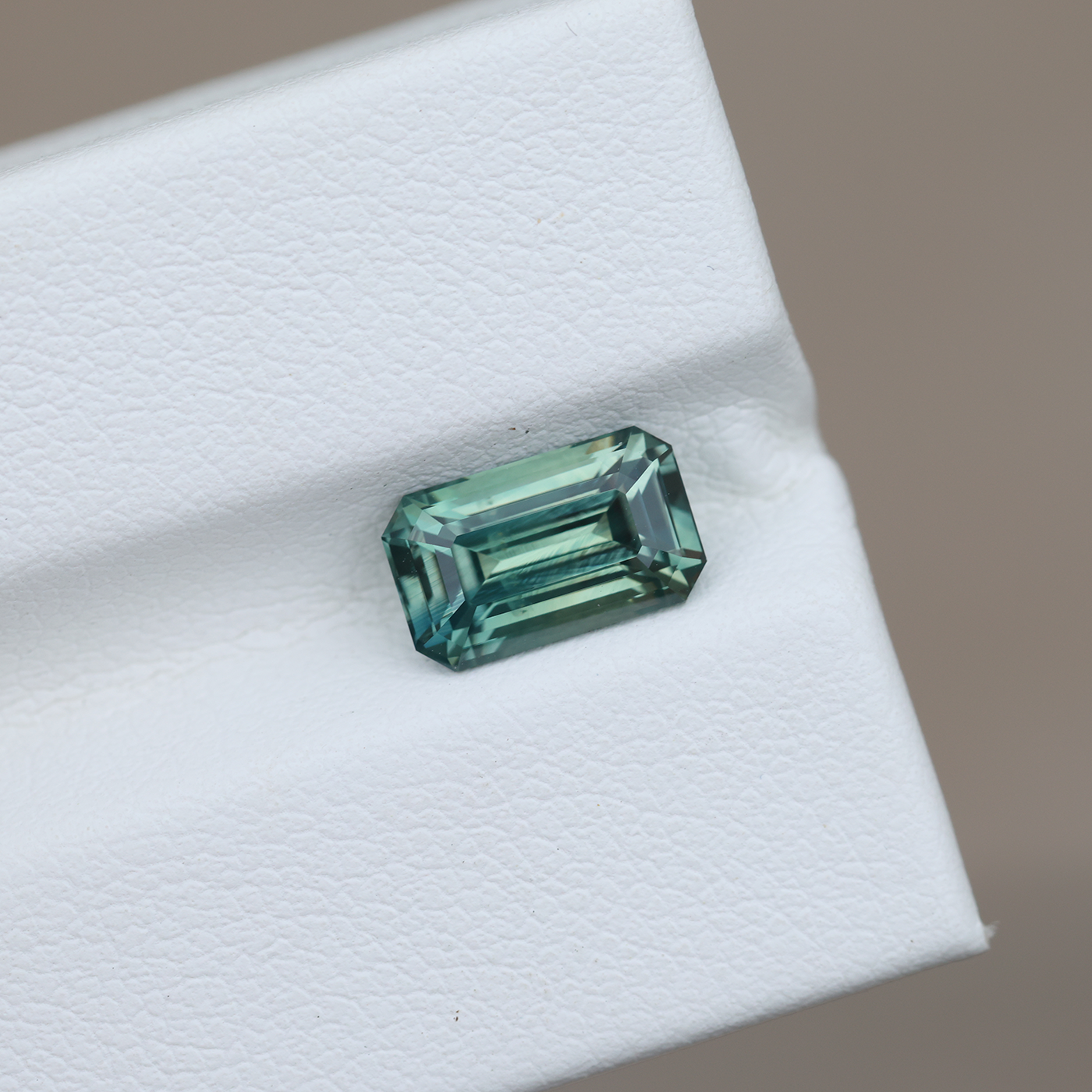 Sapphire 2.39 ct