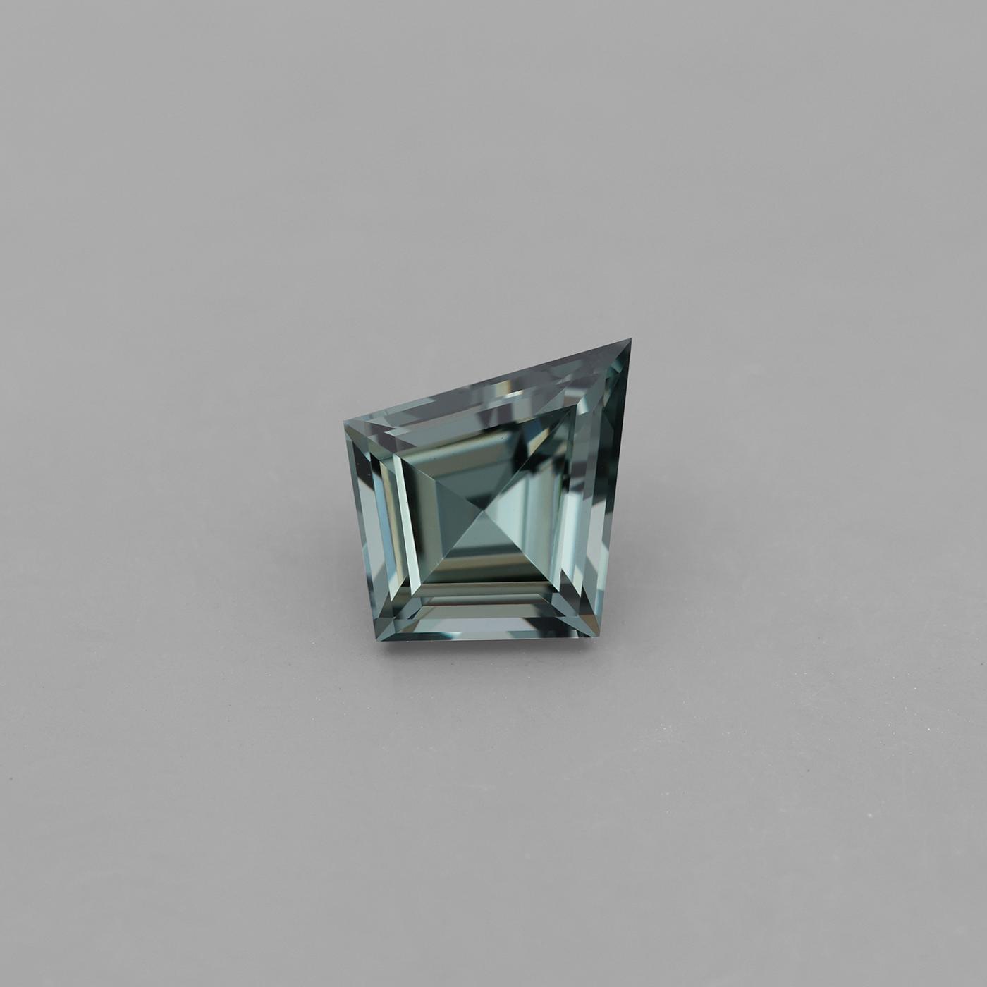 Spinel 0.77 ct