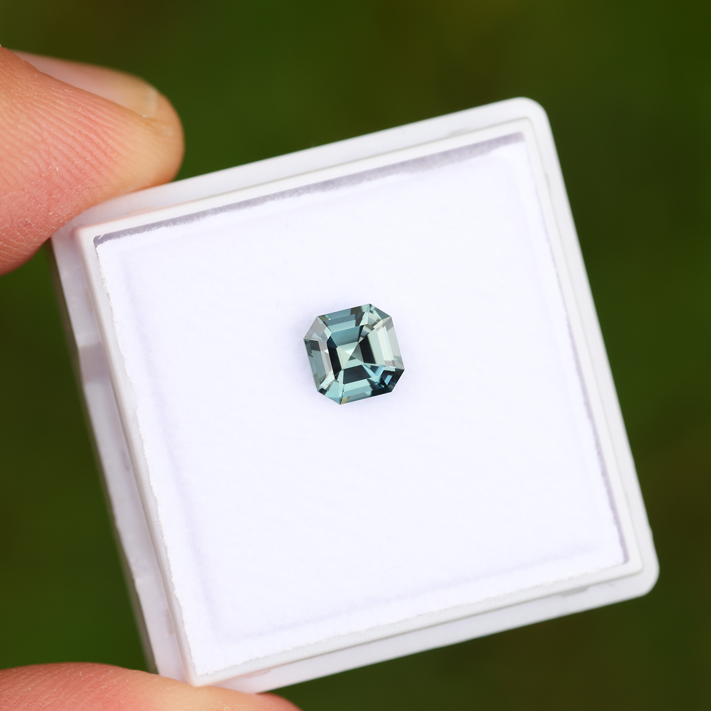 Sapphire 0.68 ct