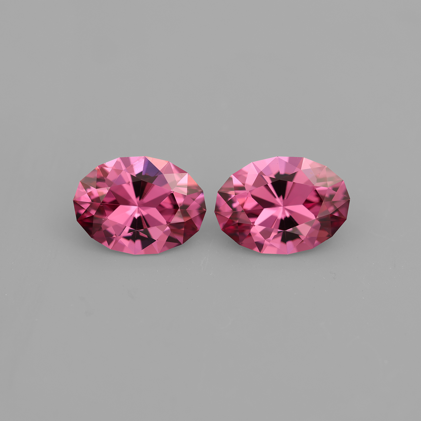 Tanga Granat Paar 2.71 ct