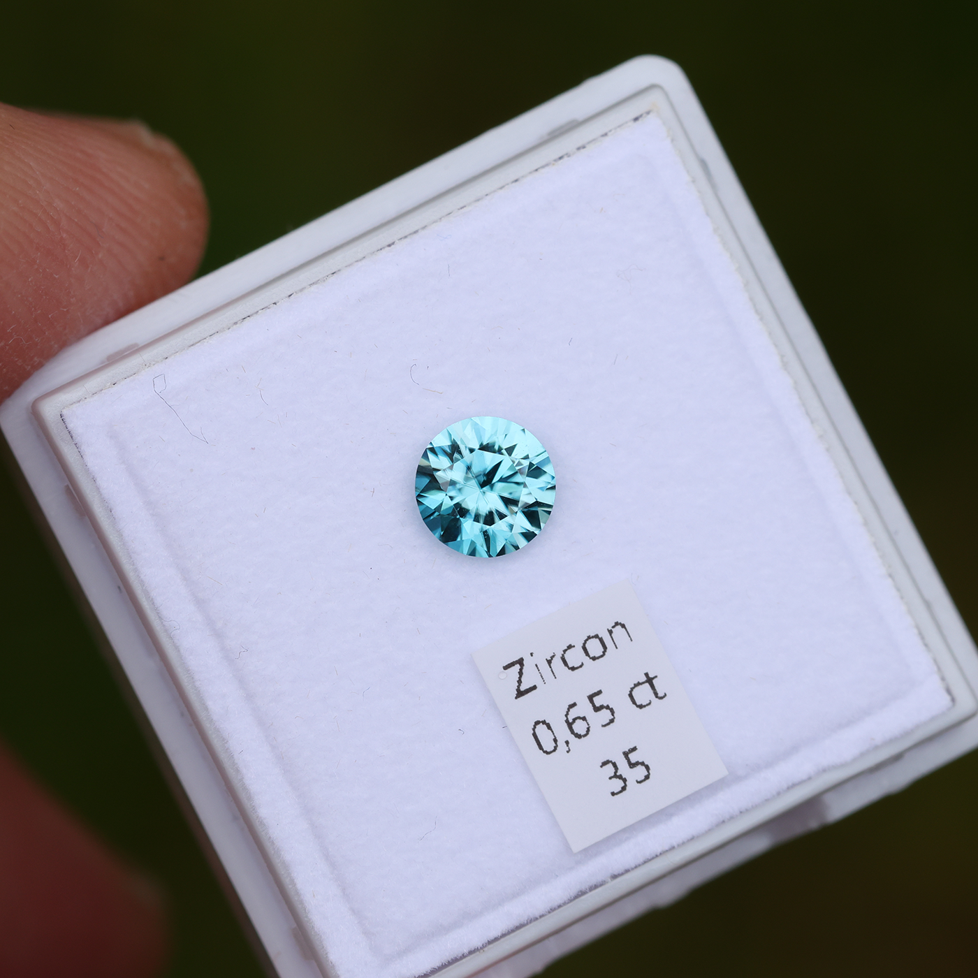 Zircon 0.65 ct