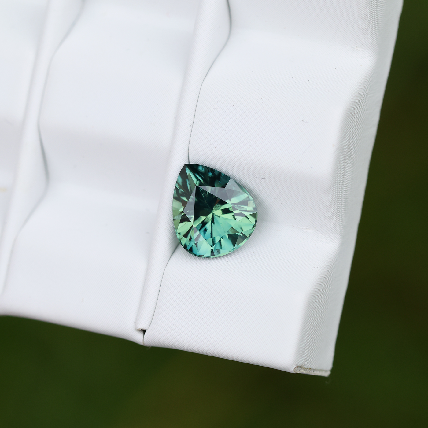 Sapphire 2.10 ct