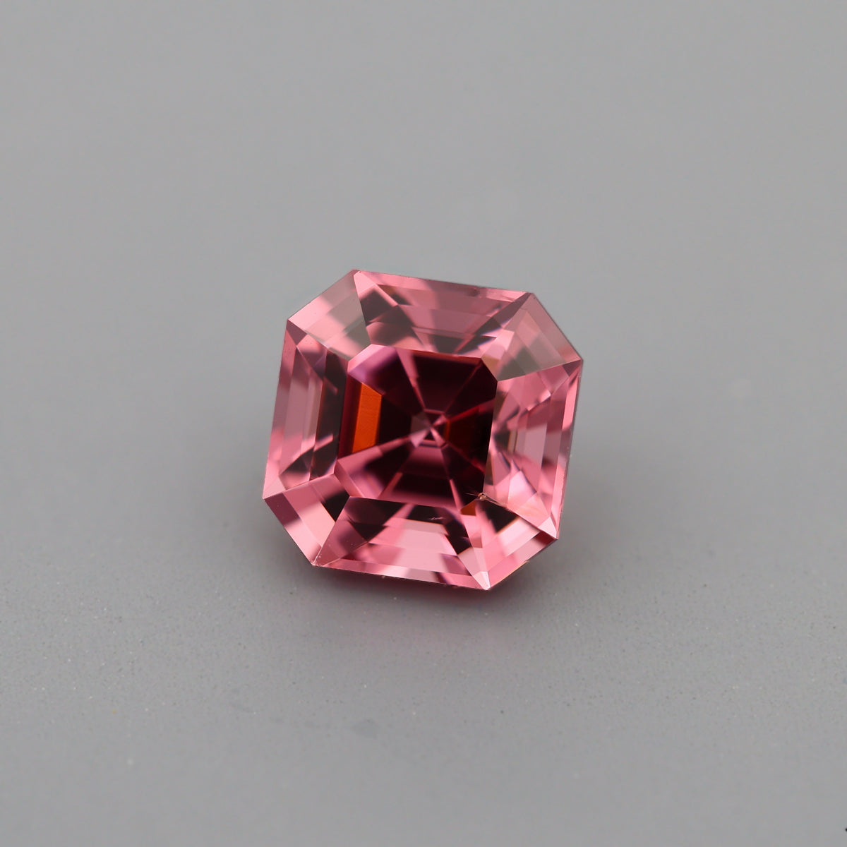 Spinel 1.36 ct