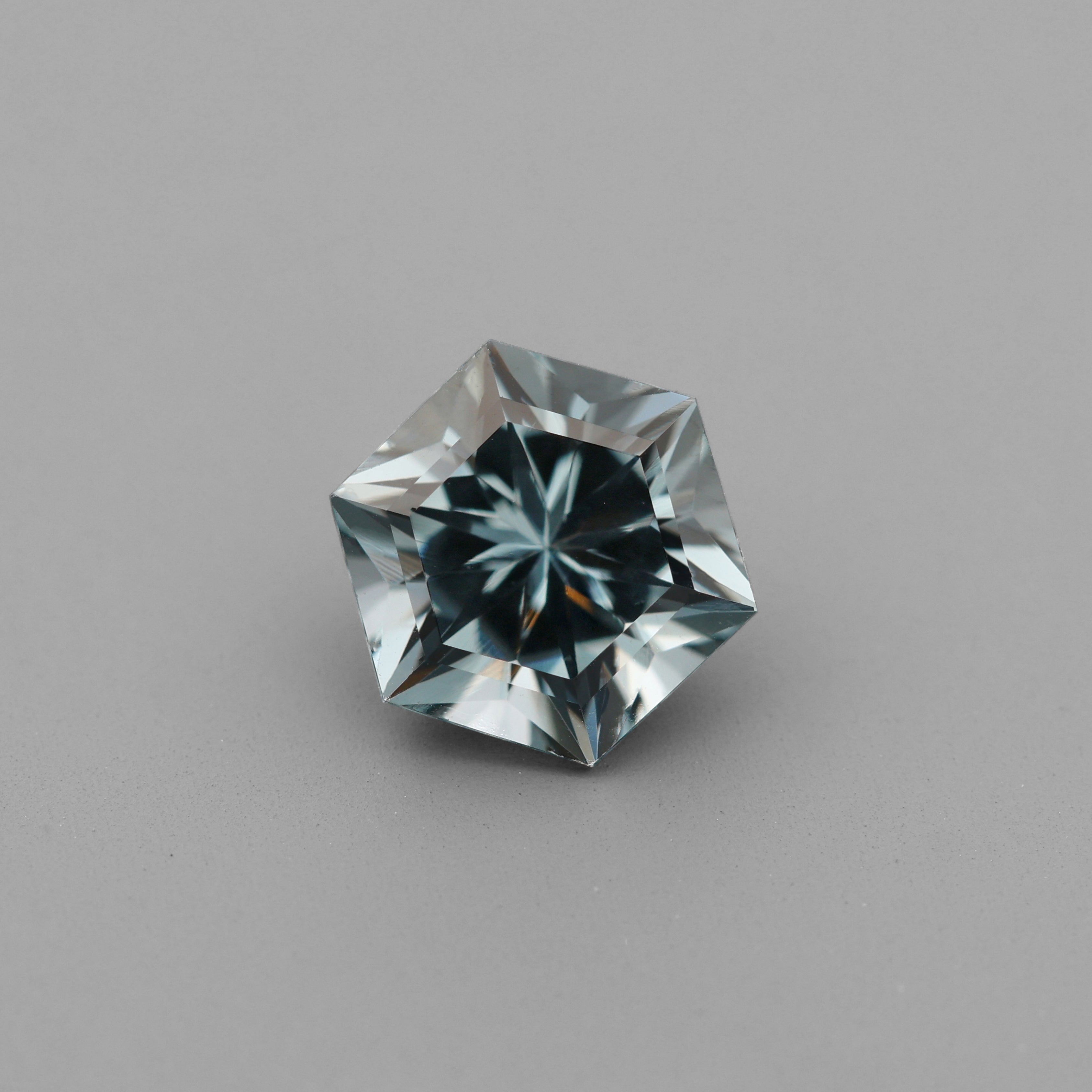 Spinel 1.36 ct