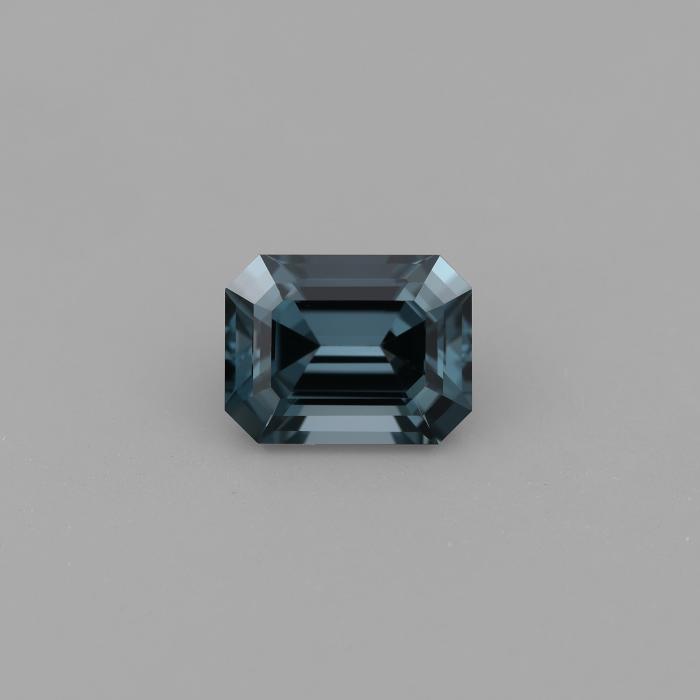 Spinel 1.69 ct