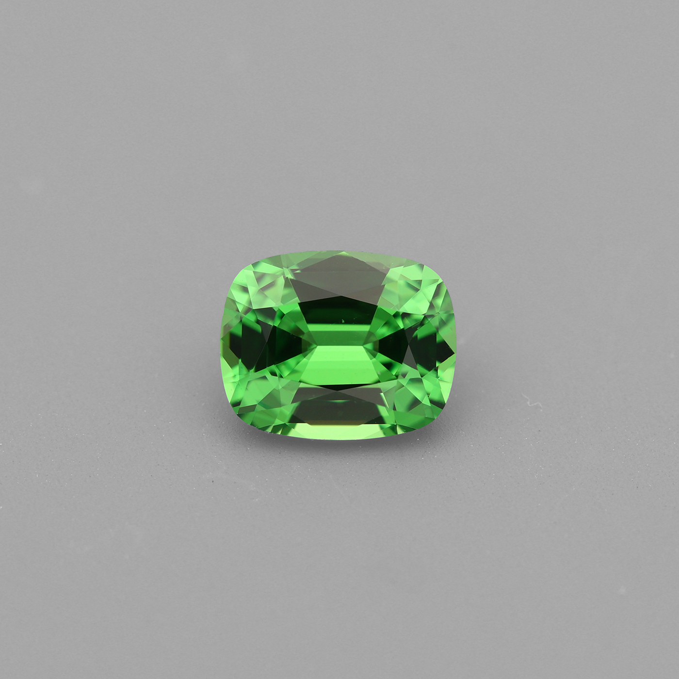 Tsavorit 0.77 ct