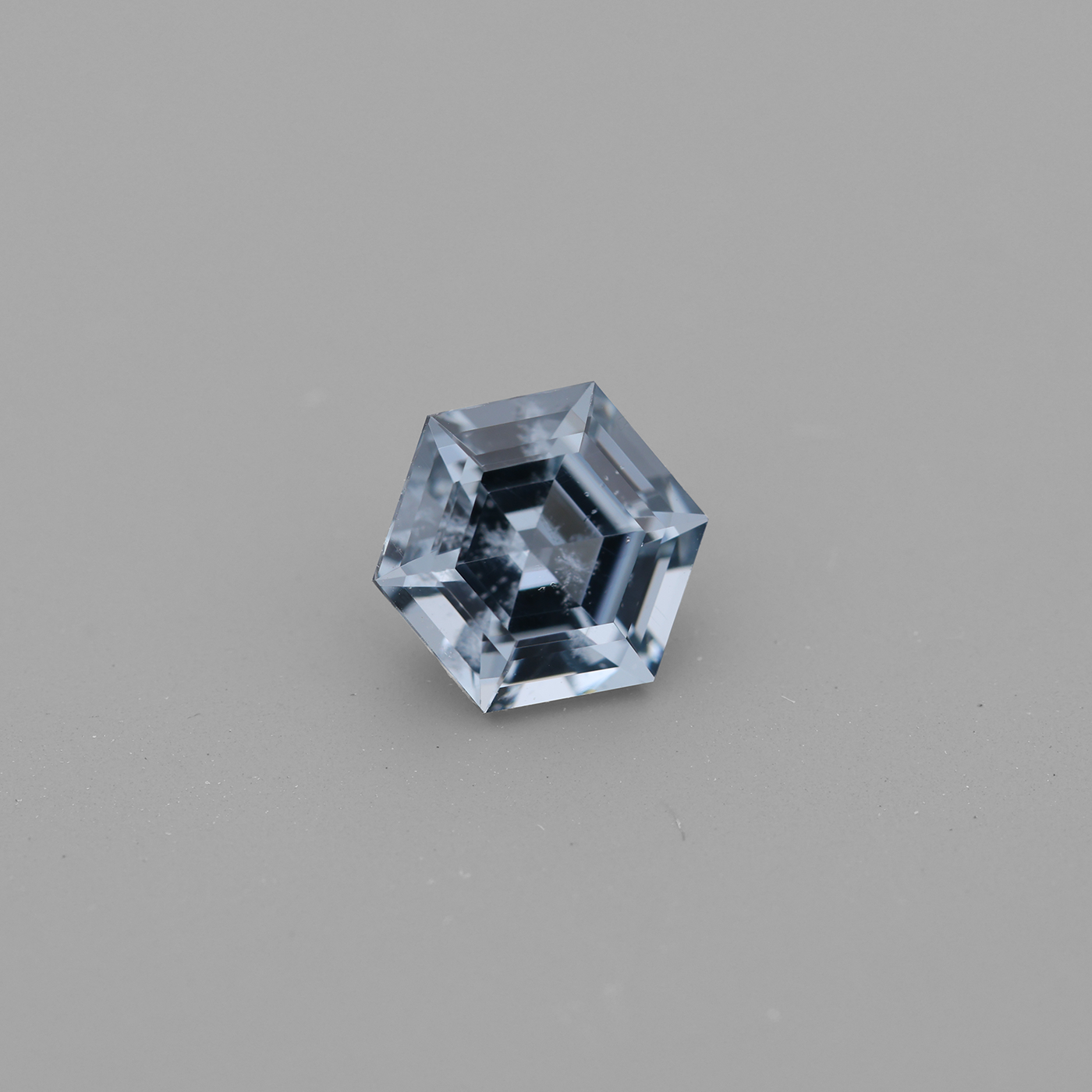 Spinel 0.94 ct