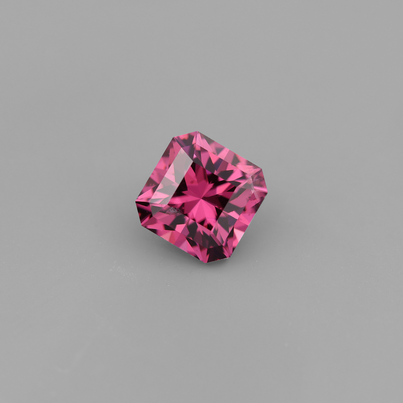 Spinel 1.20 ct