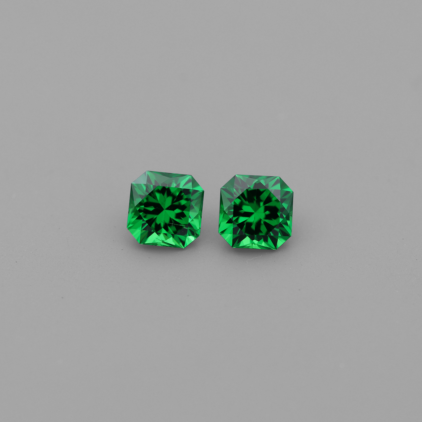 Tsavorite Pair 0.68 ct