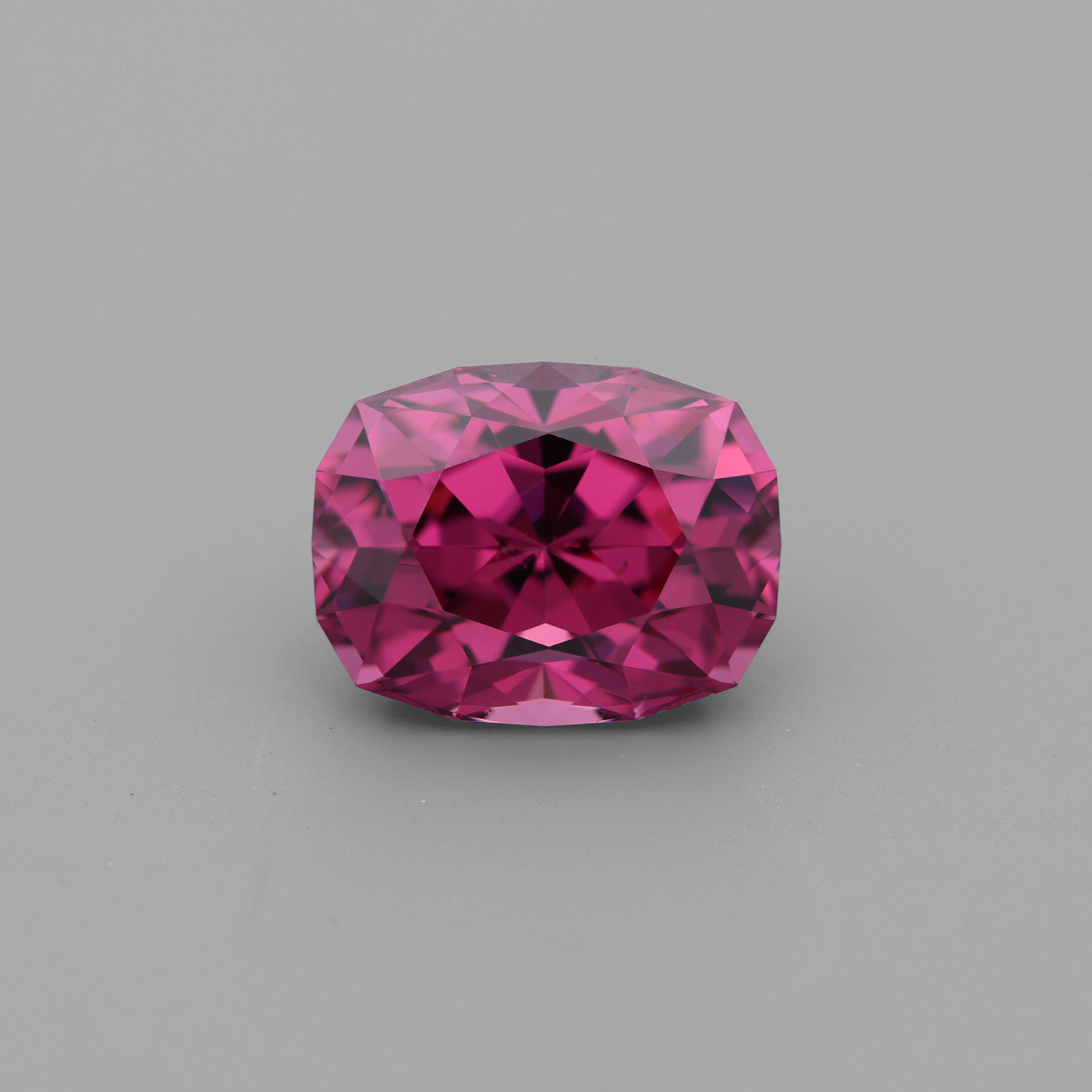 Pink Garnet  3.88 ct