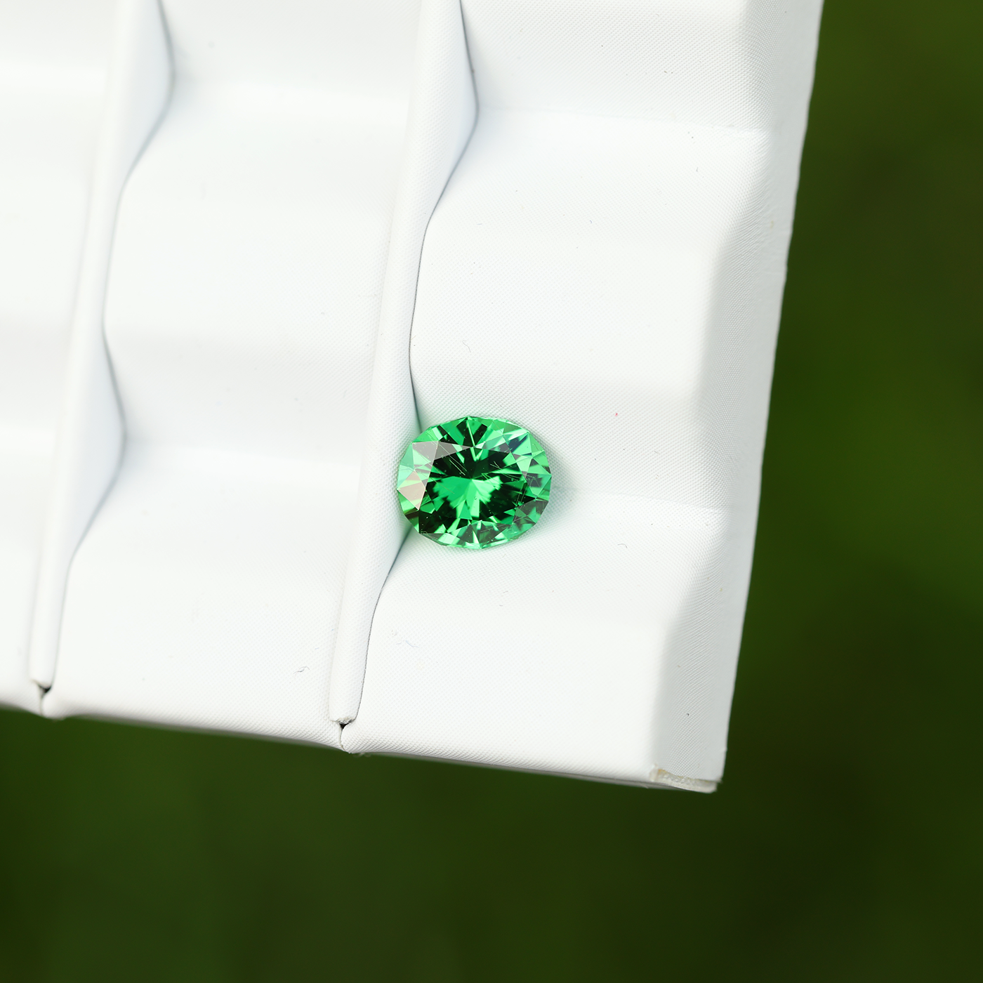 Tsavorite 0.95 ct