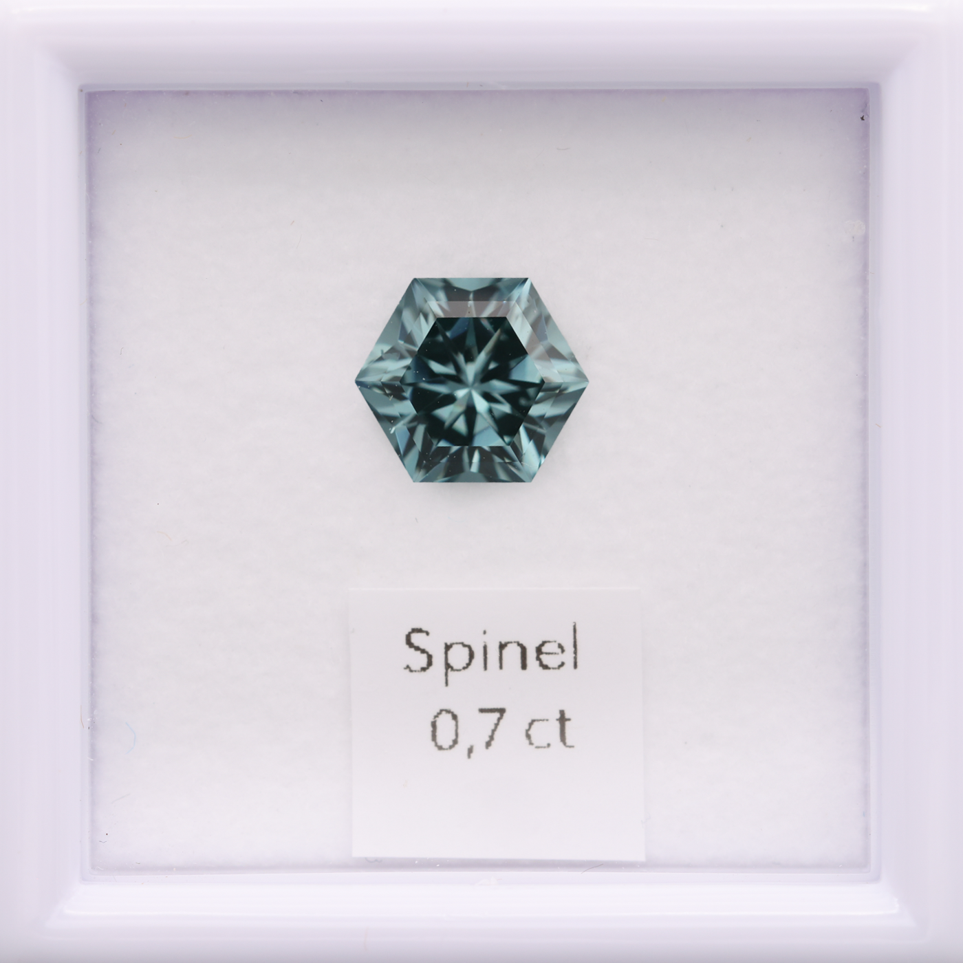 Spinel 0.70 ct