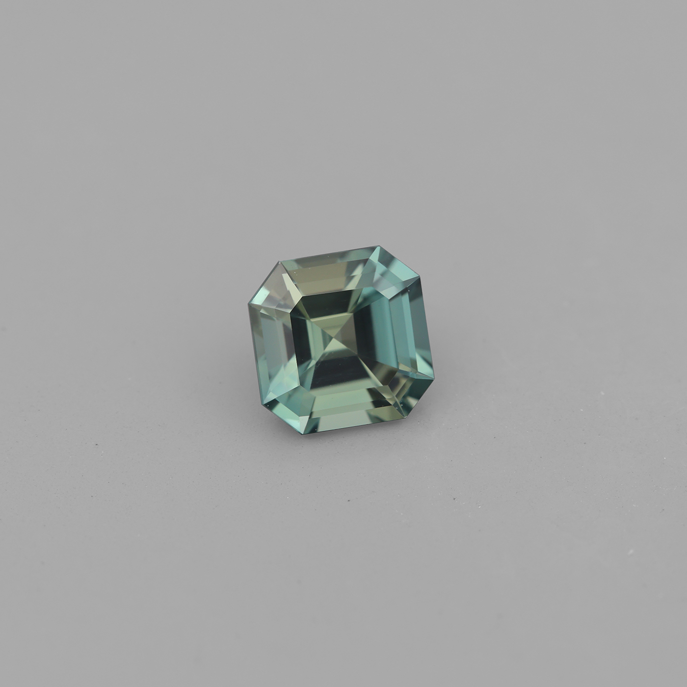 Sapphire 0.68 ct
