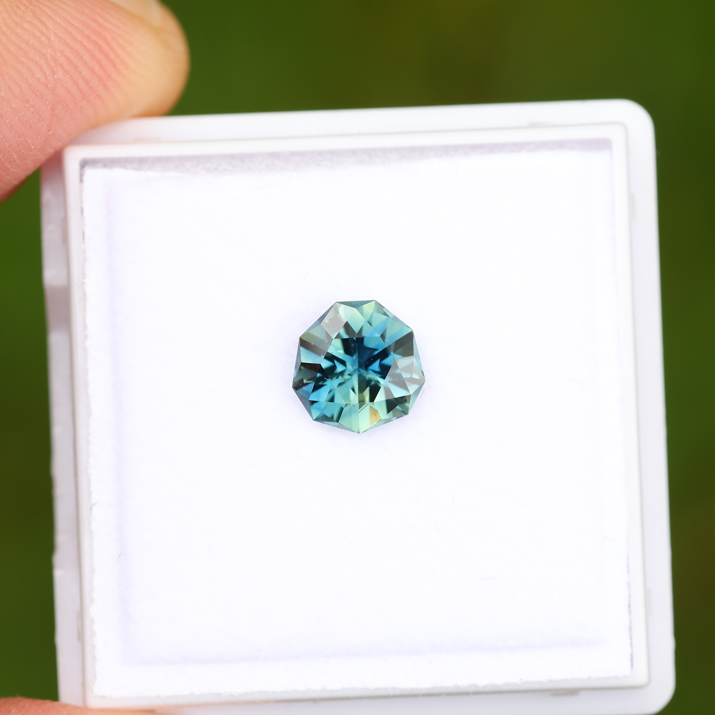 Sapphire 0.94 ct