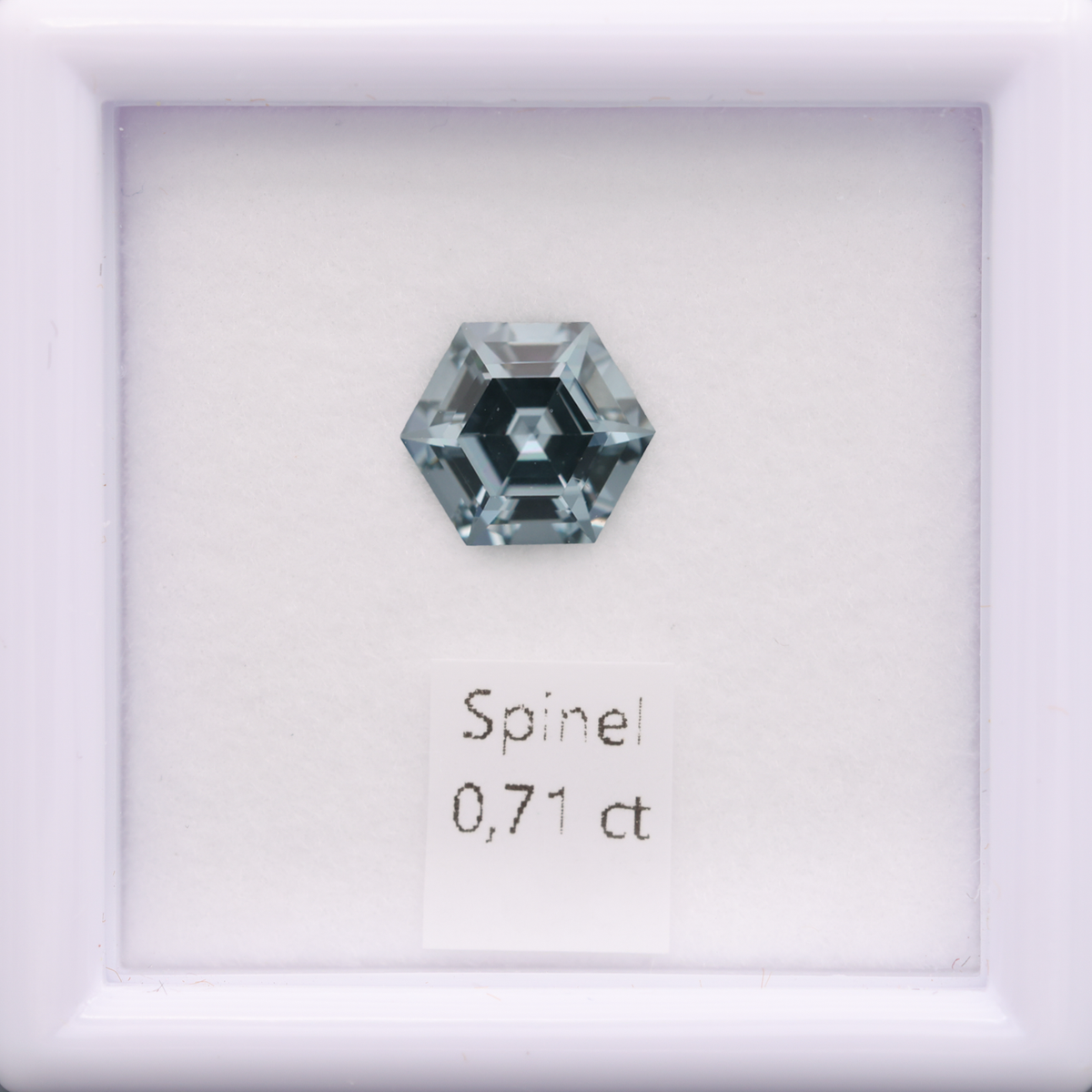 Spinel 0.71 ct