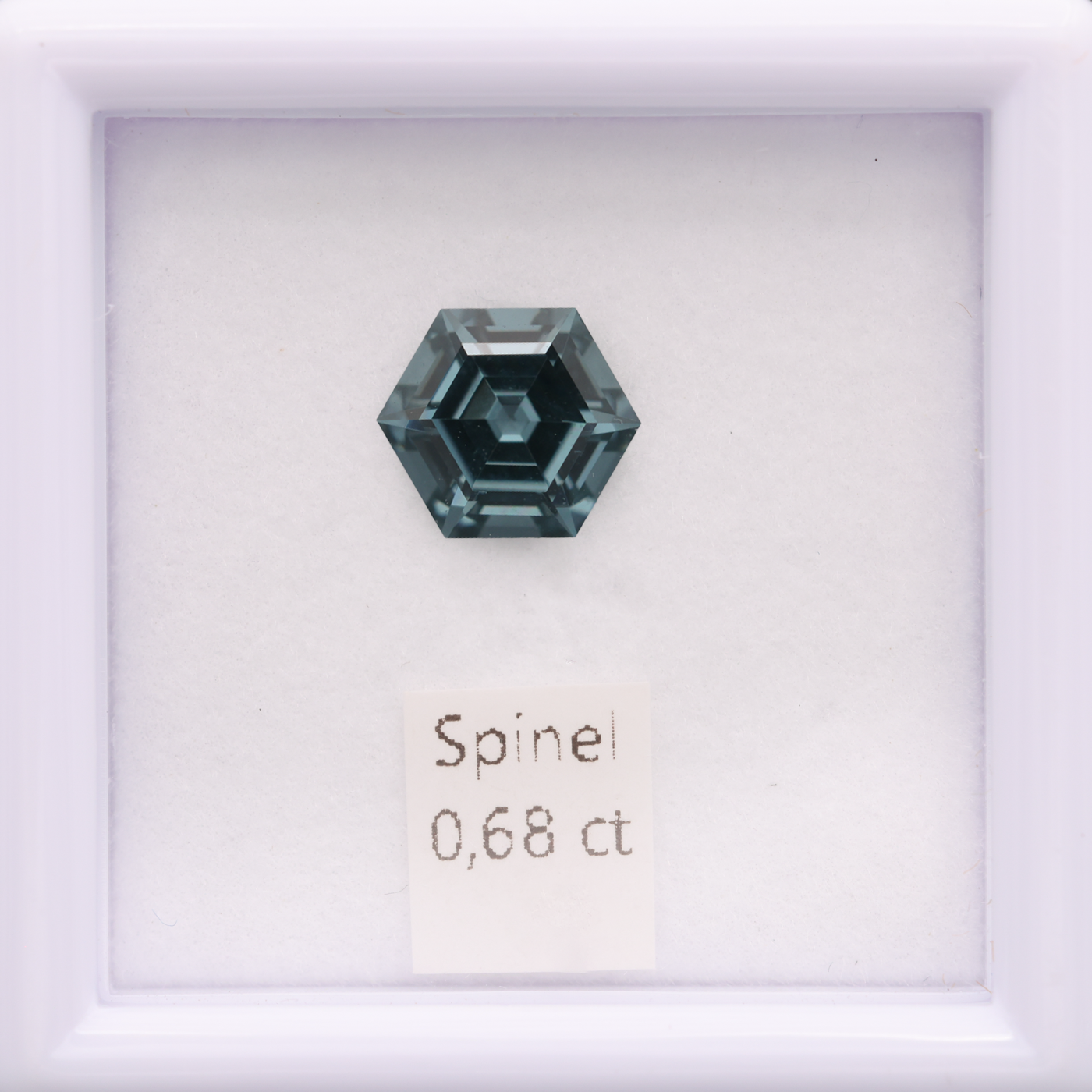 Spinel 0.68 ct