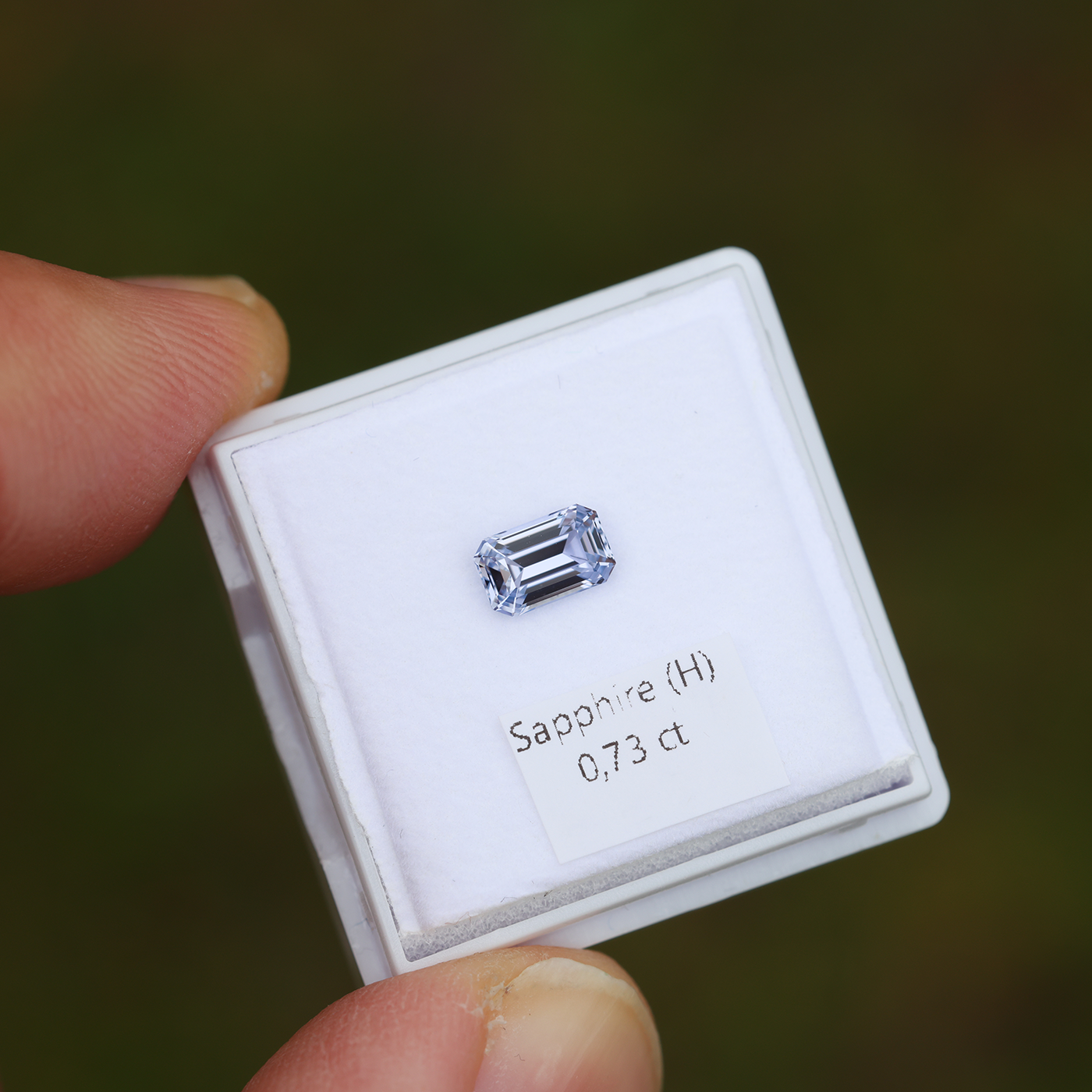 Sapphire  0.73 ct