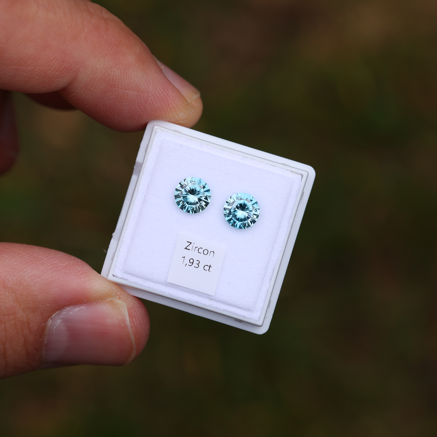 Zircon Pair 1.93 ct