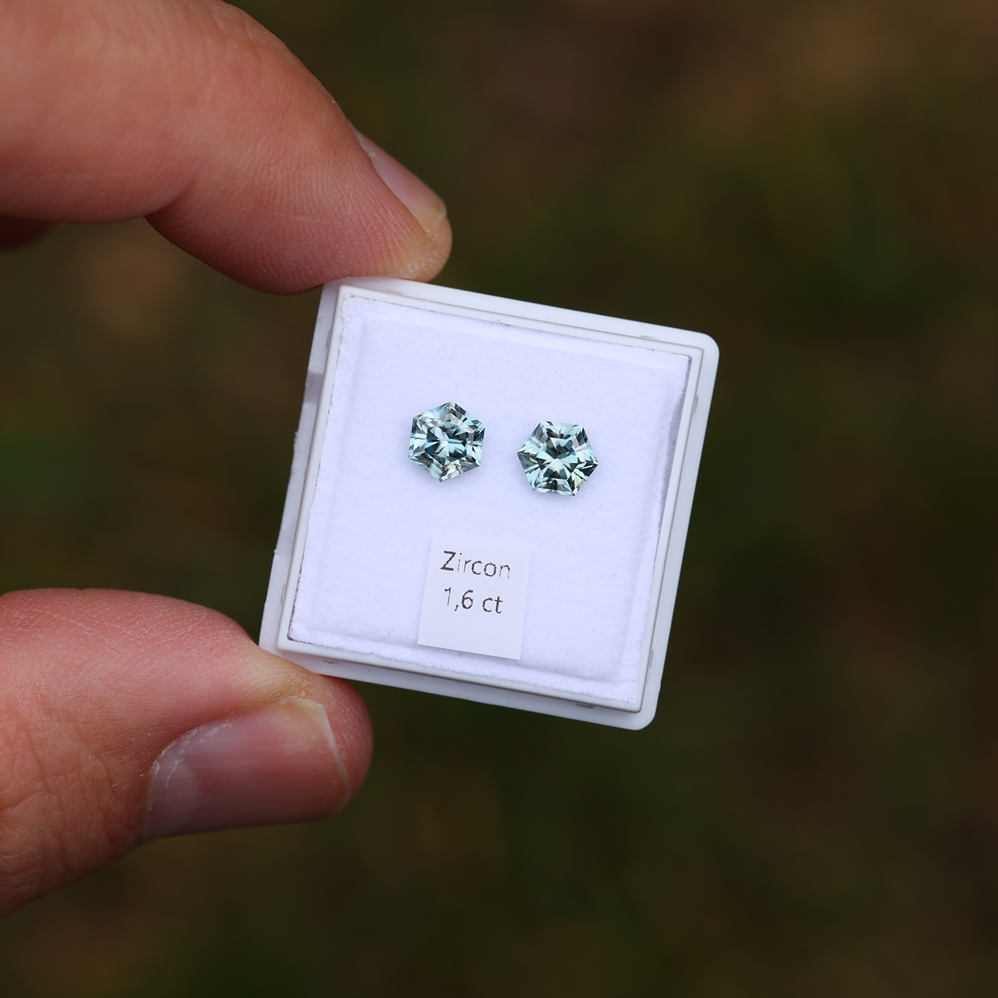 Zircon Pair 1.60 ct